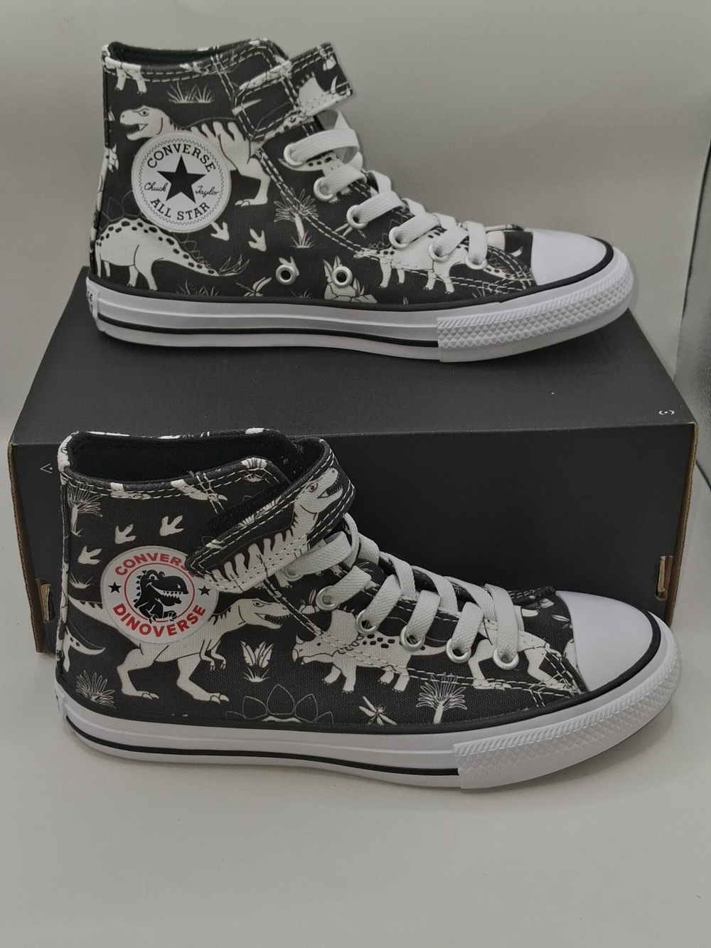 New  Big Kids Converse Chuck Taylor Dino Party high tops Dinosaurs Size 2